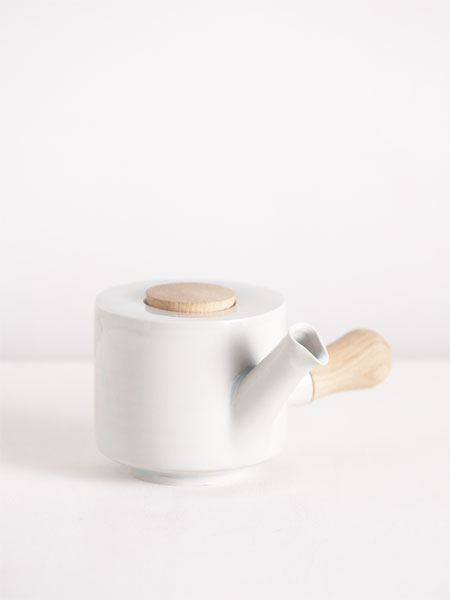 kyusu with wooden handle and lid