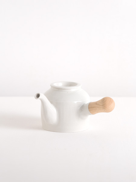 kyusu with wooden handle