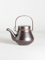 onggi teapot with iron handle
